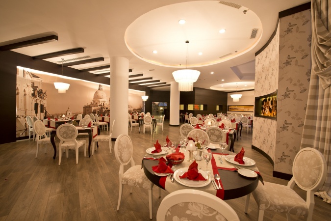 La-Cucina Alakart Restaurant